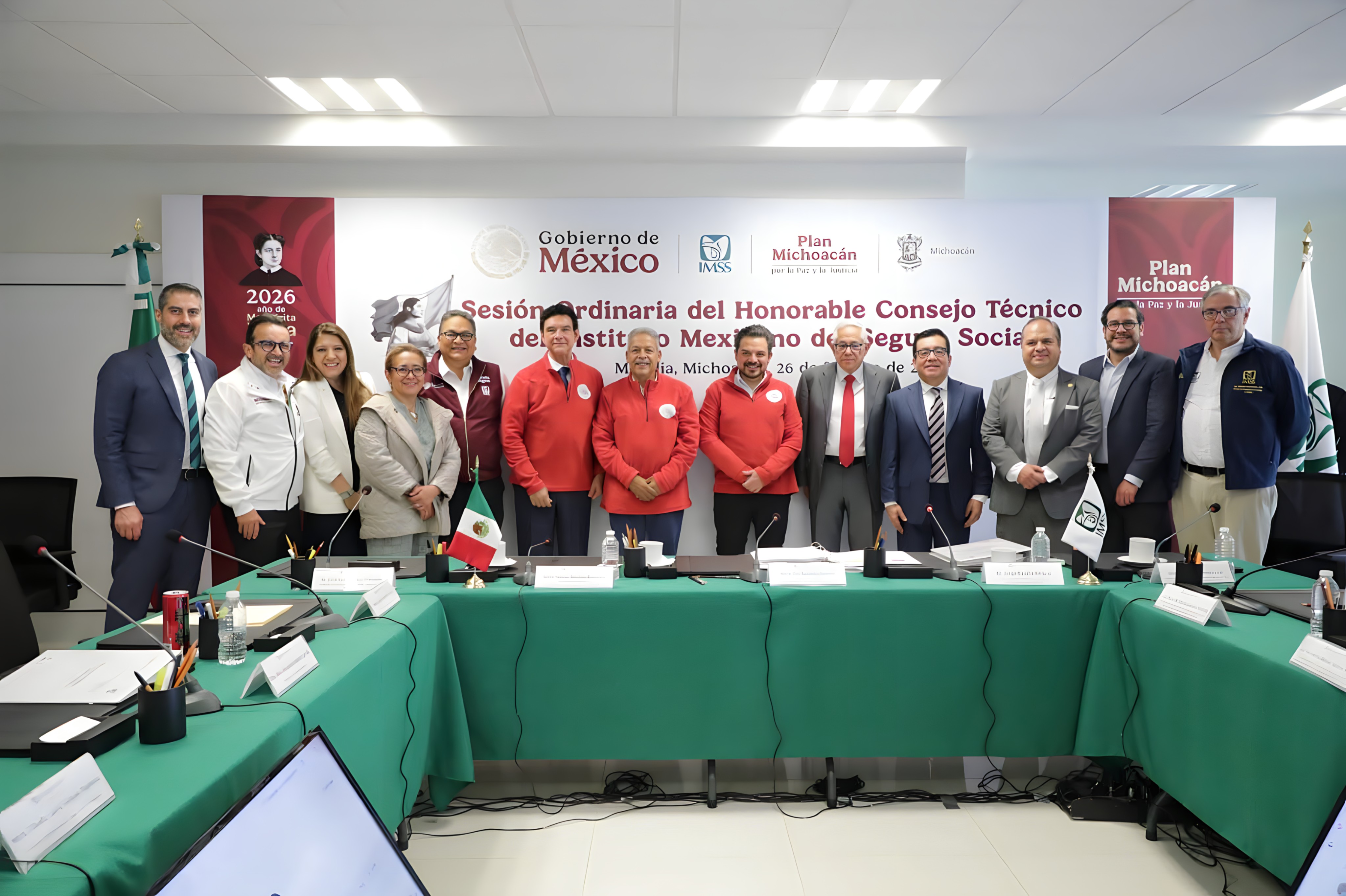 Maestro Tereso Medina participa en el Consejo Técnico del IMSS