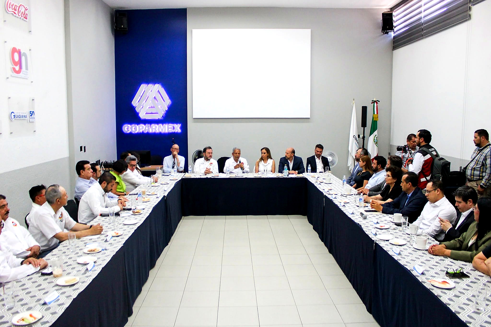 Encuentro con indicato Nacional Revolucionario de Trabajadores Transportistas