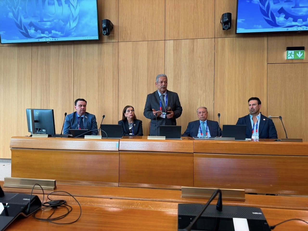 Reconocimiento al Subsecretario de Relaciones de nuestra central.