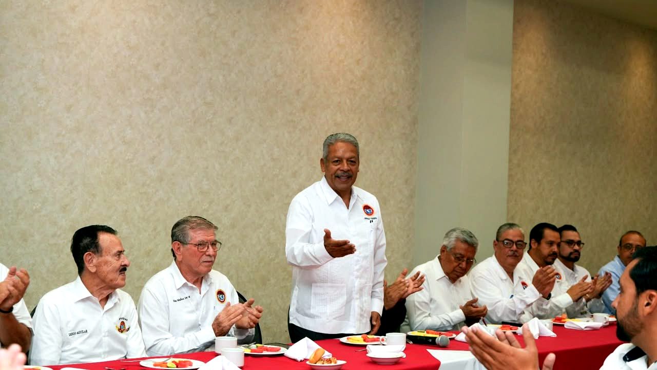 Encuentros con integrantes del Sindicato de Embotelladores y de la Federación de Trabajadores de Sinaloa.
