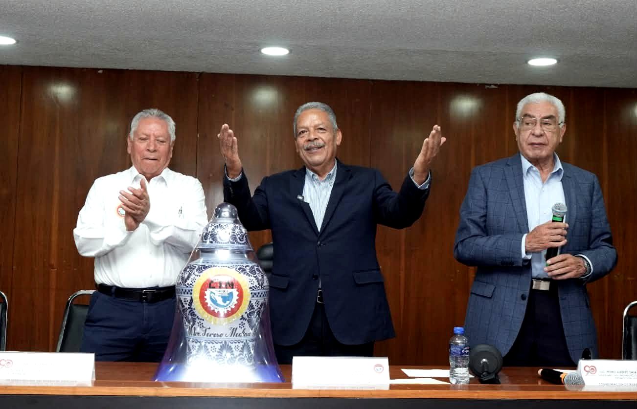 El Mtro. Tereso Medina recibe a integrantes de la Federación de Trabajadores de Tlaxcala.