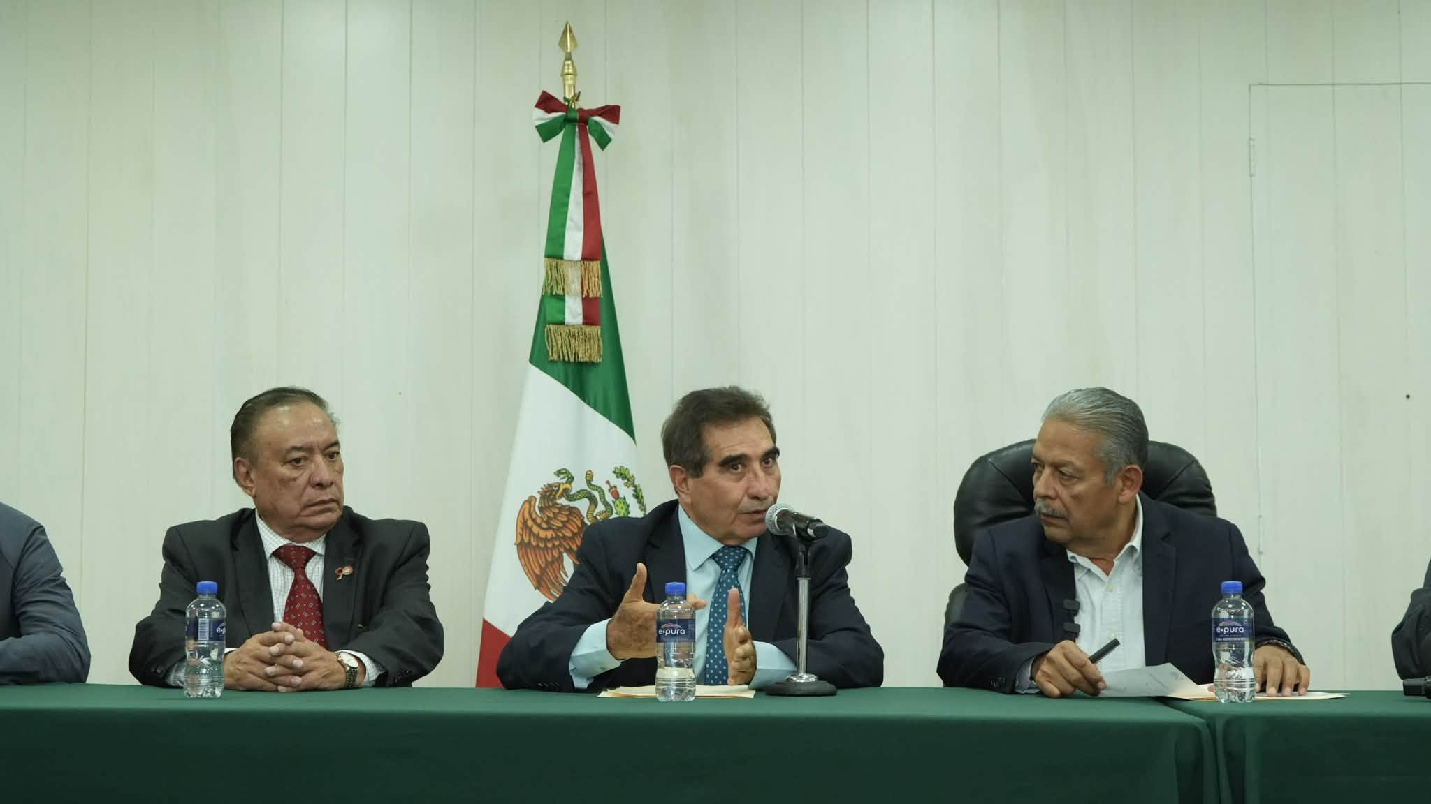 El Mtro. Tereso Medina fortalece agenda común con sindicato del sector papelero.