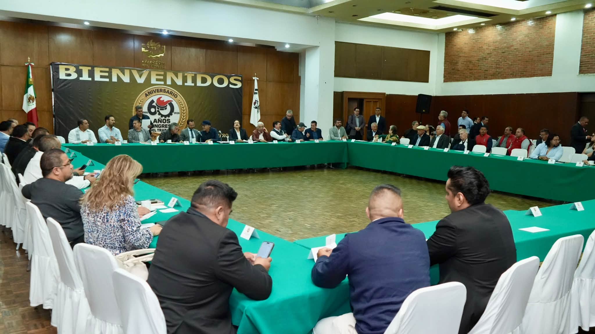 Fortalecen el diálogo y la unidad del movimiento obrero.