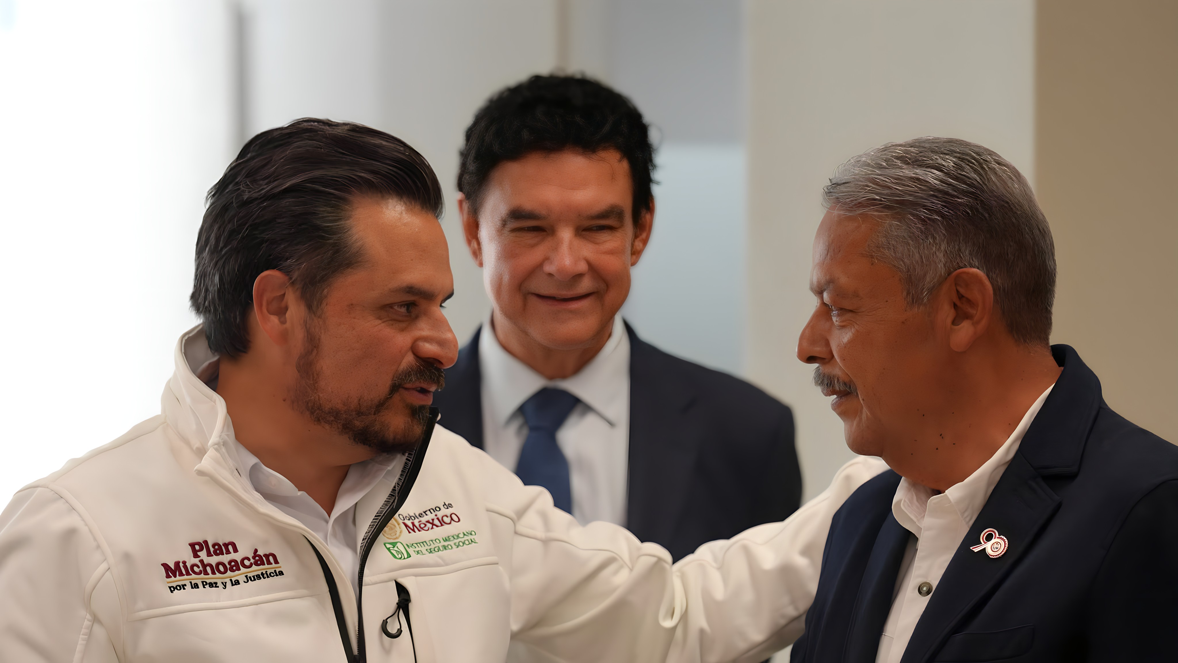 El Maestro Tereso Medina se reúne con Director General del IMSS.