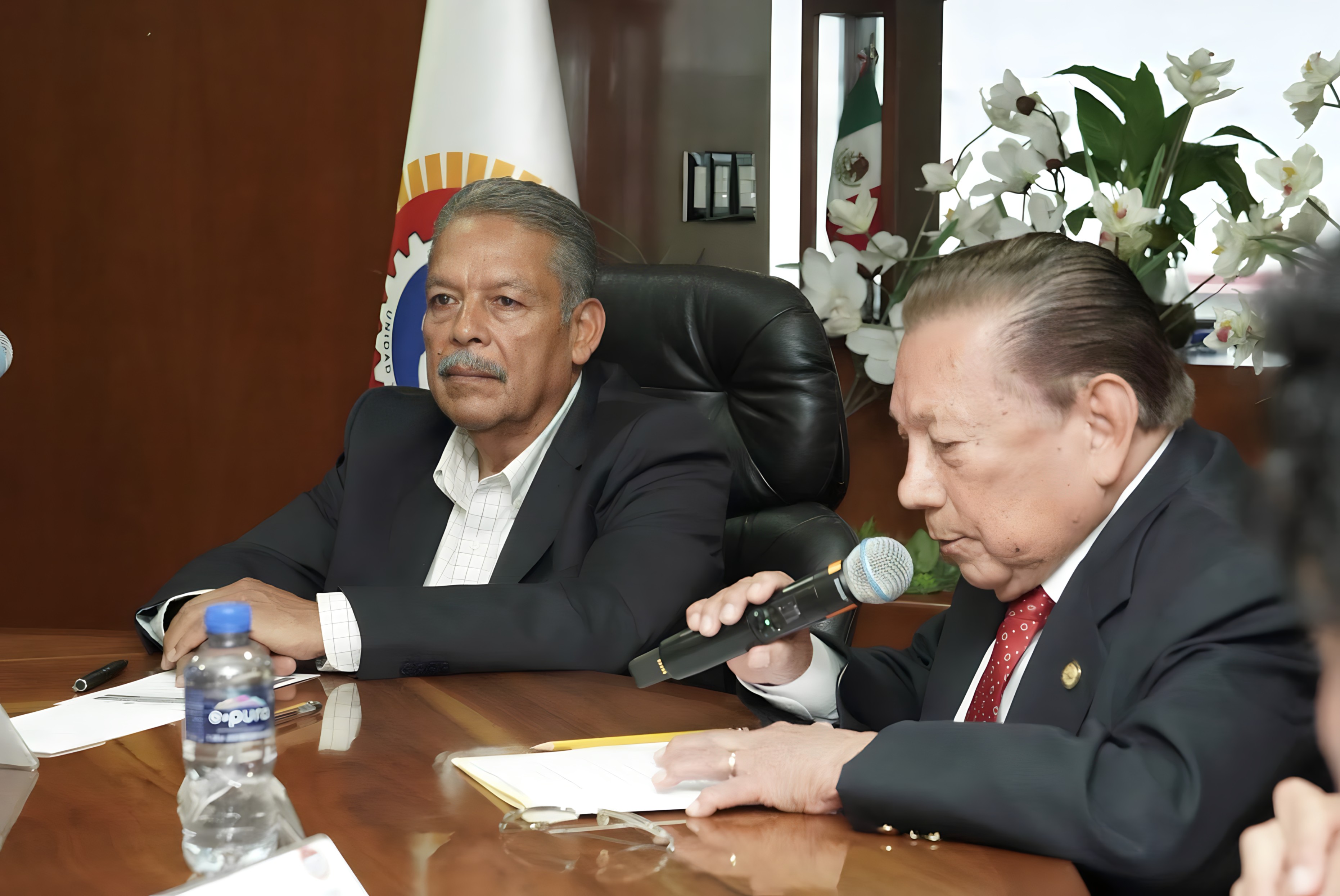 Encuentro con integrantes de la CONSAR.