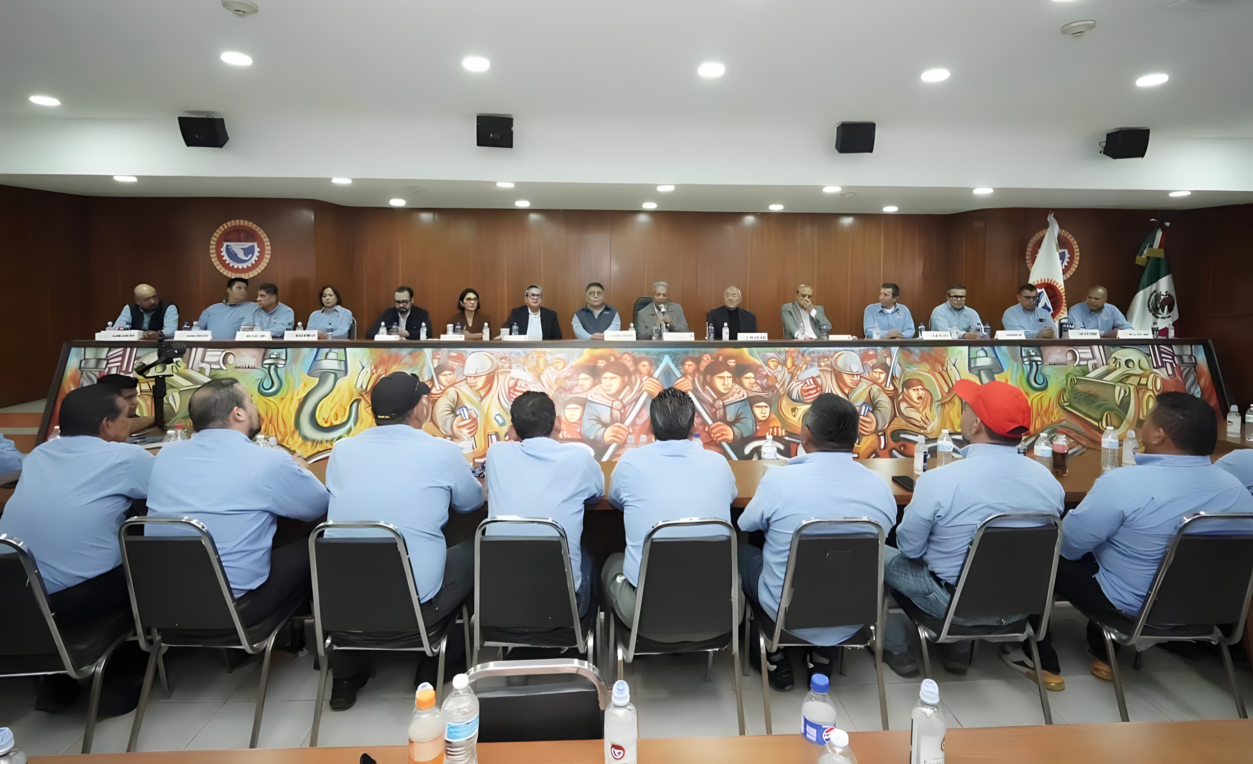 Encuentro con compañeras y compañeros del Sindicato Nacional de Trabajadores de la Industria de la Telecomunicación.