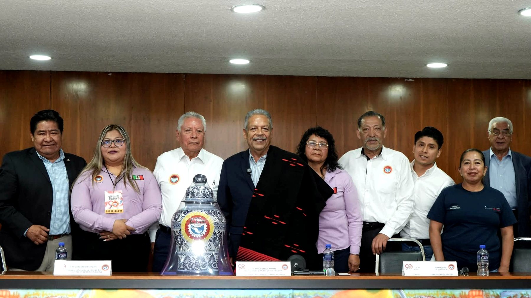 El Mtro. Tereso Medina recibe a integrantes de la Federación de Trabajadores de Tlaxcala.